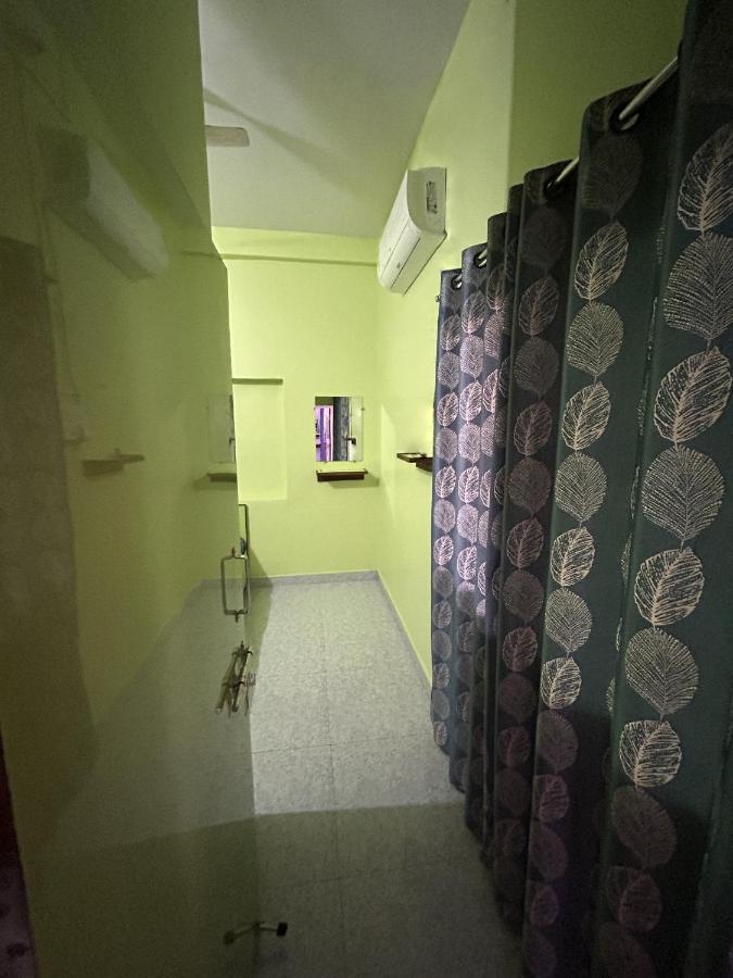 Hotel Shri Kunj Ujjain Buitenkant foto